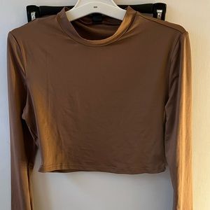 brown long sleeve crop top